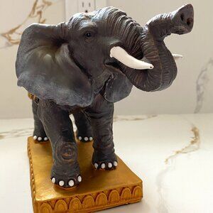 Elephant Statue Figurine - Good Luck Ornament